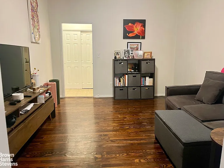 543 Bloomfield St #1R — Photo 6