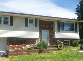 2096 Leivasy Rd, Nettie, WV 26681