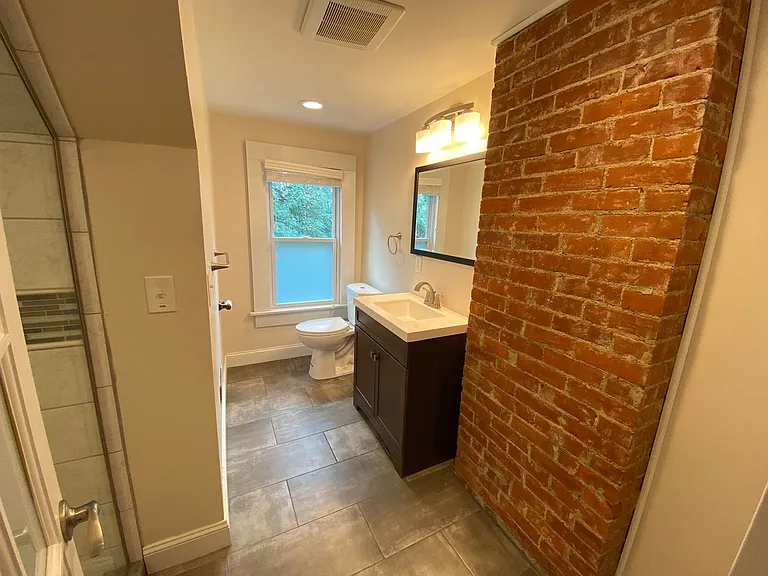 Hunter Ave 1045-1047 GW2 — Photo 23
