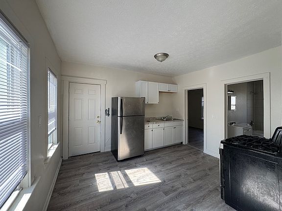 3rd image of 2829 E 116th St #Up