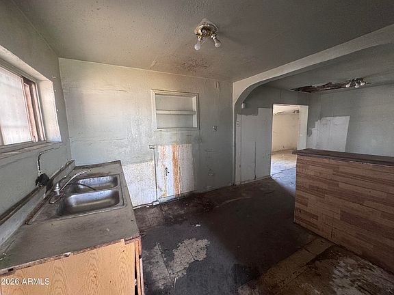 2nd image of 1631 W MOHAVE Street