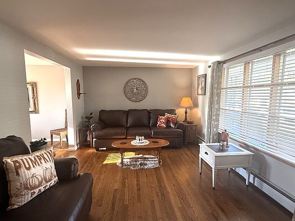 5th image of 3412 Regis Dr