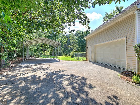 5th image of 49 Indian Hills Dr