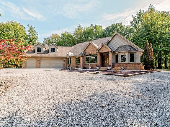 2nd image of 2825 Toben Rd