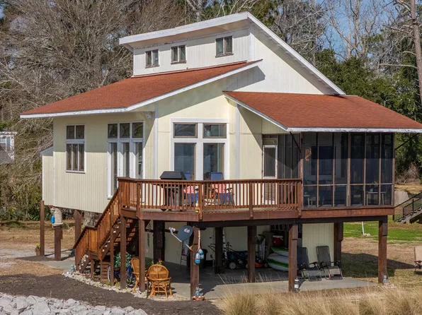 184 Neuse Dr, Beaufort, NC 28516