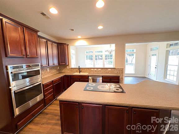 3rd image of 2718 Phillips Woods Ln