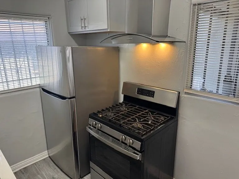 2024 Chestnut Ave — Photo 11