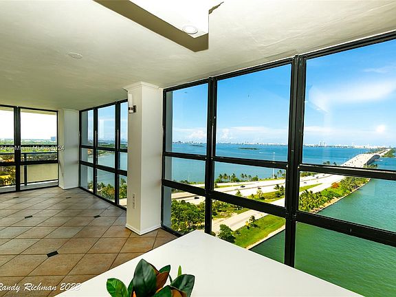 2nd image of 600 NE 36th St APT 1918