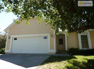 204 SE Ridgeview Dr, Lees Summit, MO 64063