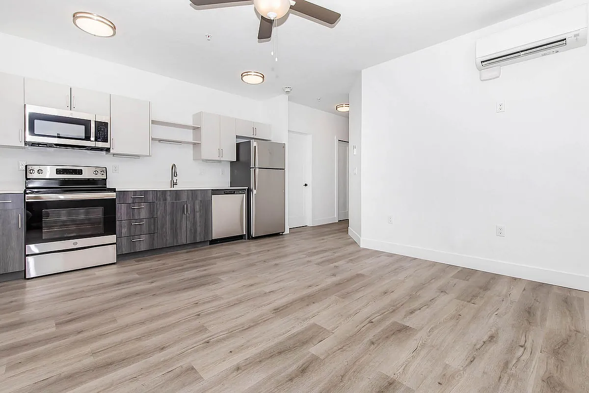 01b_844775 - Mulberry Residences