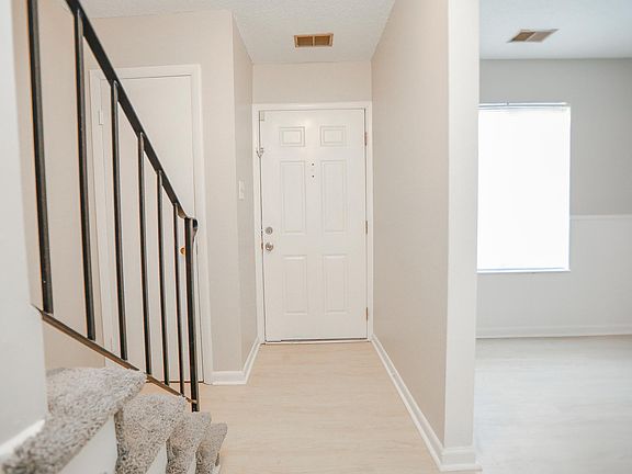 2nd image of 5609 Darby Cir