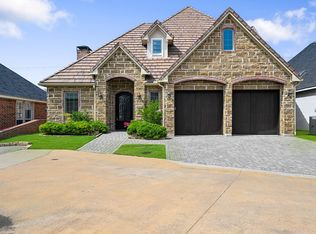 14 Park Row Ct, Pantego, TX 76013