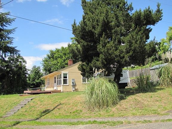 2nd image of 2908 E 13th St