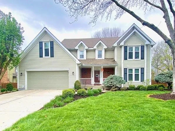 10908 W 105th St, Overland Park, KS 66214