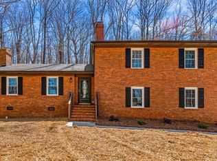 801 Woodbrook Dr, Greensboro, NC 27410