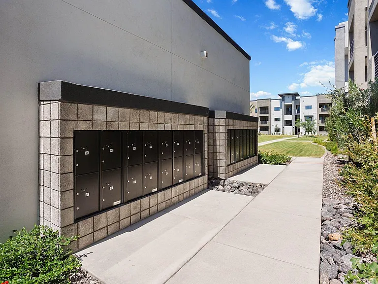 Avari Modern Apartments — Photo 48