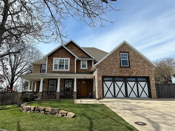 3311 E Jasper Ln, Fayetteville, AR 72764