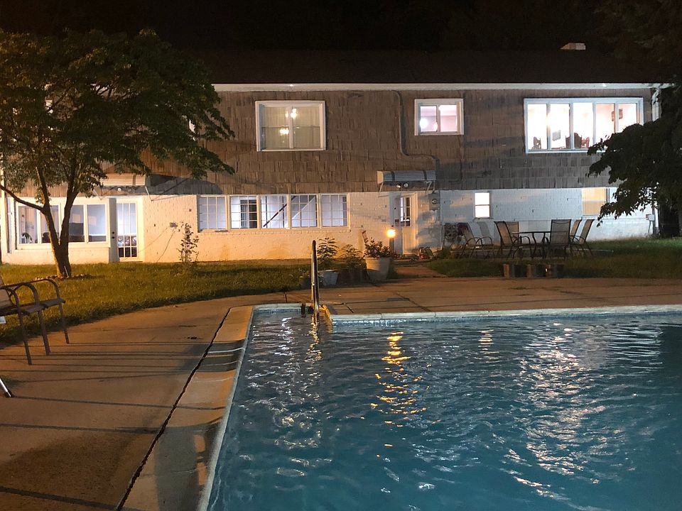 1st image of 125 Woodhill Ln