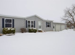 311 1st Ave, Armstrong, IA 50514