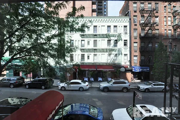 Rented by REAL New York | media 19