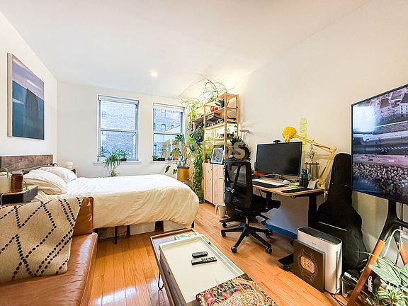 3rd image of 178 7th Ave APT C2