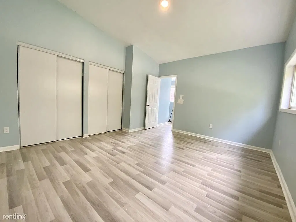1020 East Belvedere Avenue - 1 — Photo 2
