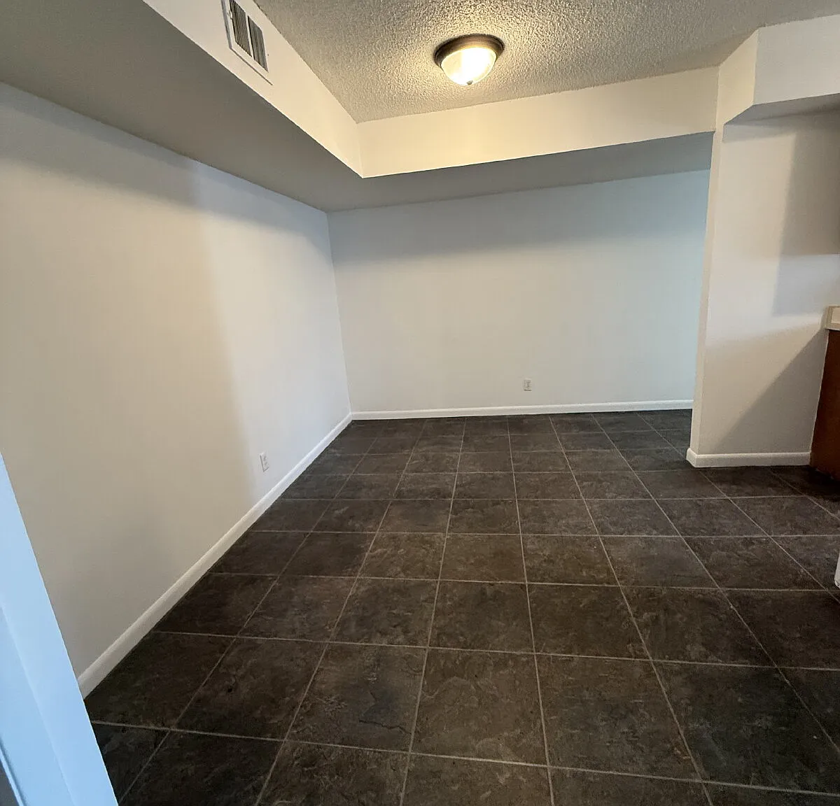 2 bed, 1.0 bath, 925 sqft, $850 — Photo 3