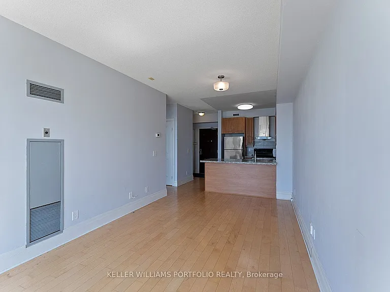 39 Upper Duke Cres #607 — Photo 12