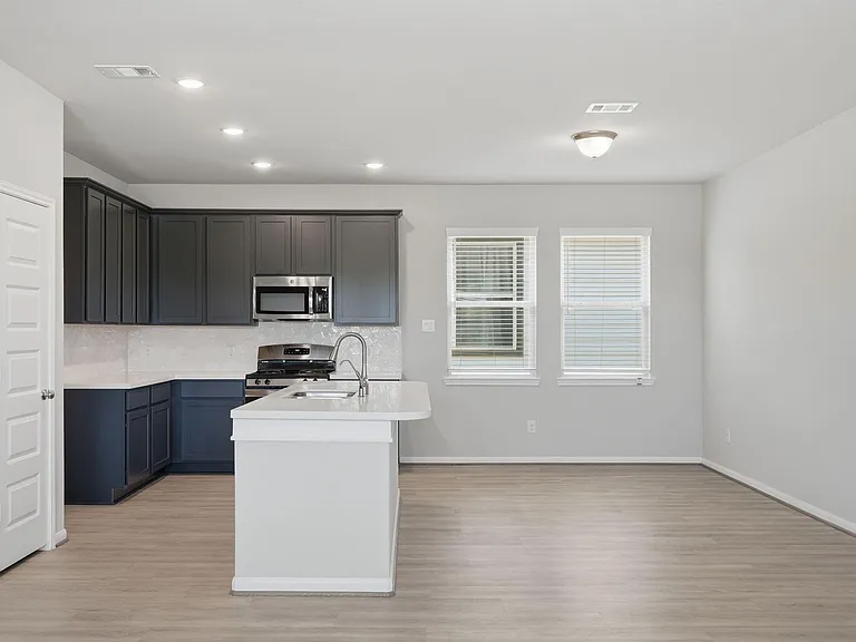 10406 Milford Woods Ln — Photo 13