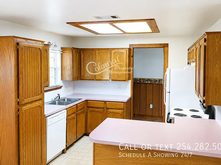 279 County Road 4700 — Photo 4
