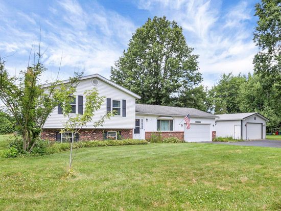 134 Daley Dr SW, Pataskala, OH 43062