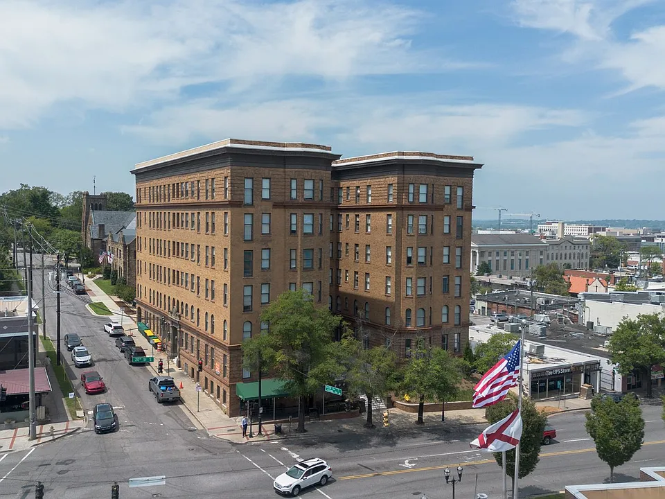 Building Photo 5