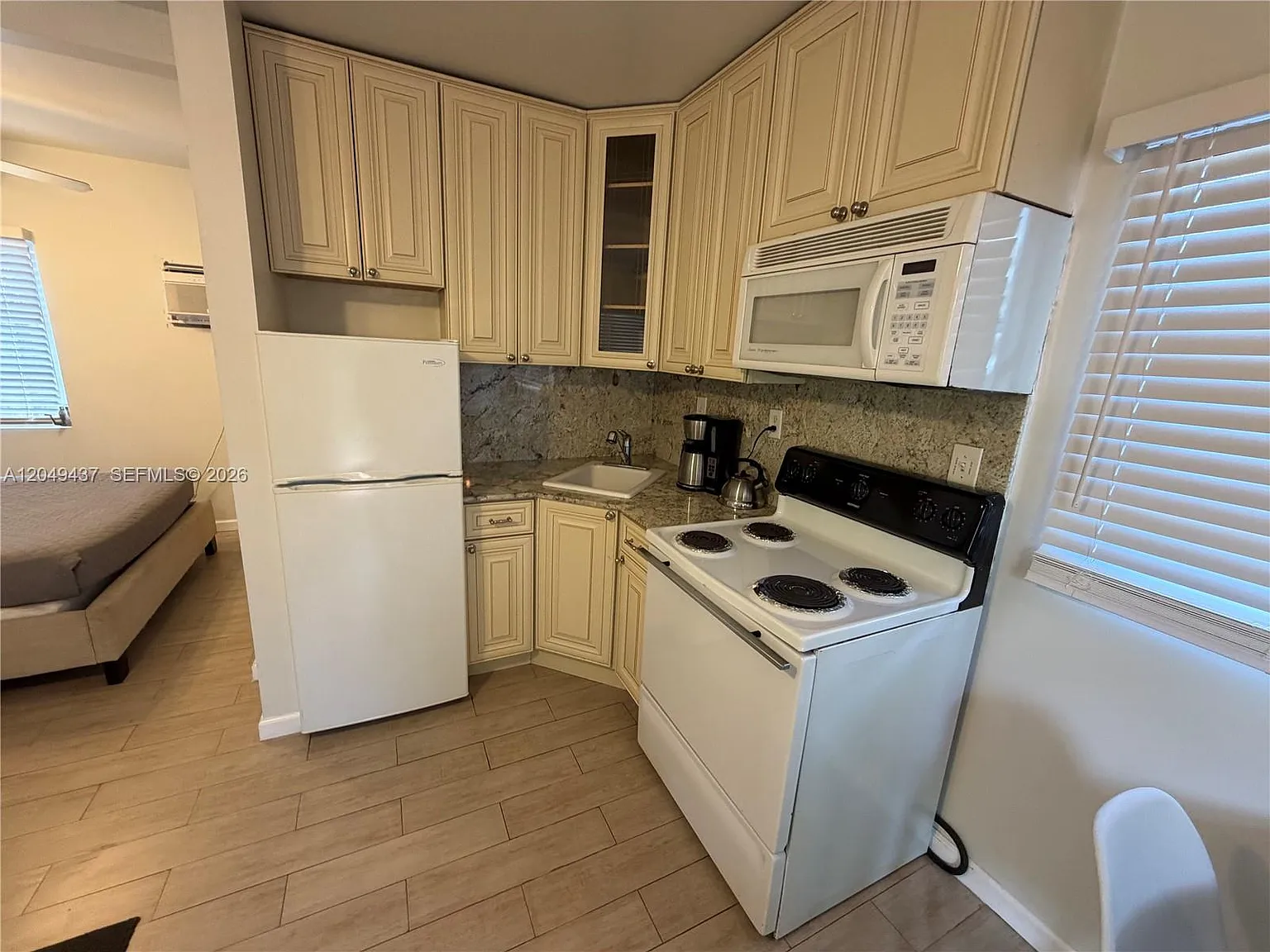 1 bed, 1.0 bath, 1709 sqft, $1,649 — Photo 4