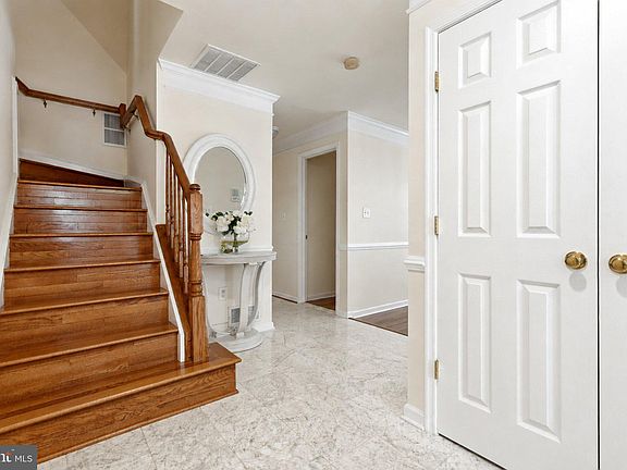 5th image of 6318 Franconia Commons Dr