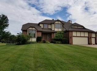 2332 N Ridgefield Cir, Wichita, KS 67205