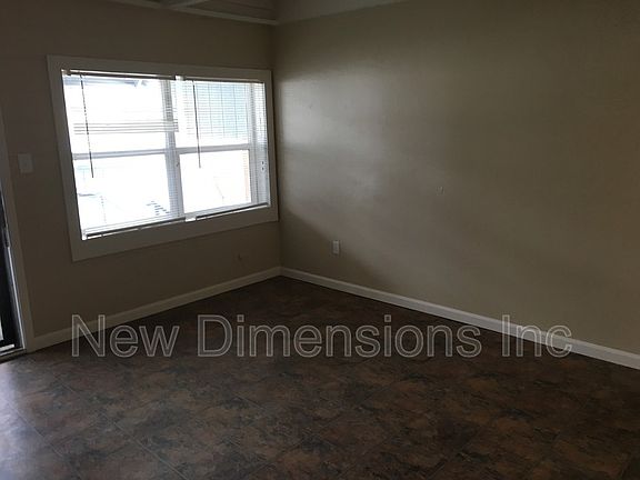 4th image of 160 Linden St APT 4