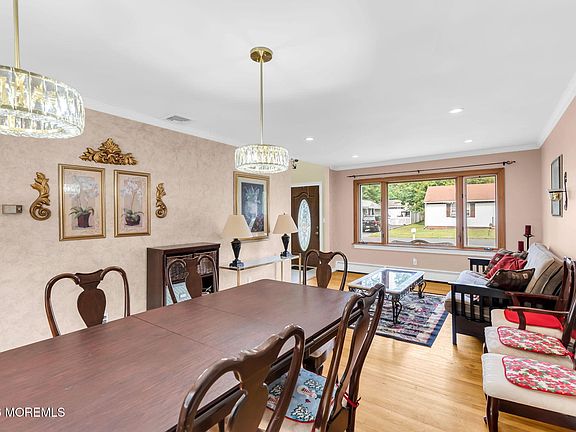 5th image of 496 Elizabeth Street