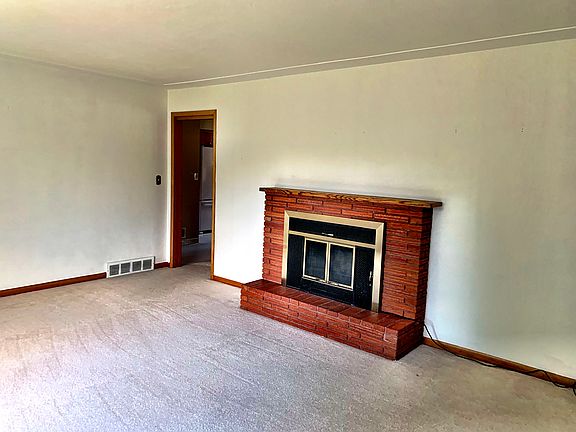2nd image of 2045 Margarett St NW