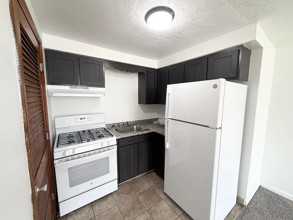 36 S Harrison Ave #32