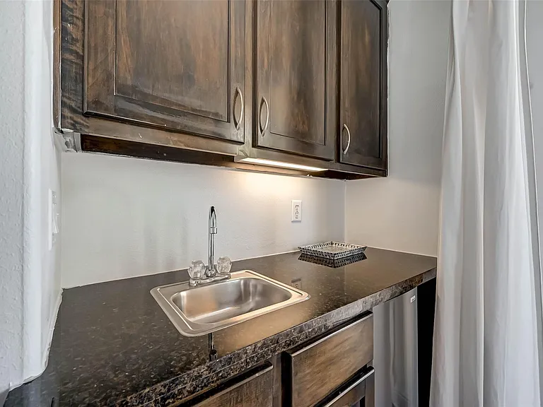 5202 Rose St #A — Photo 36