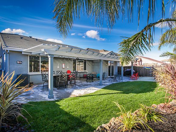 2nd image of 213 Capri Pl