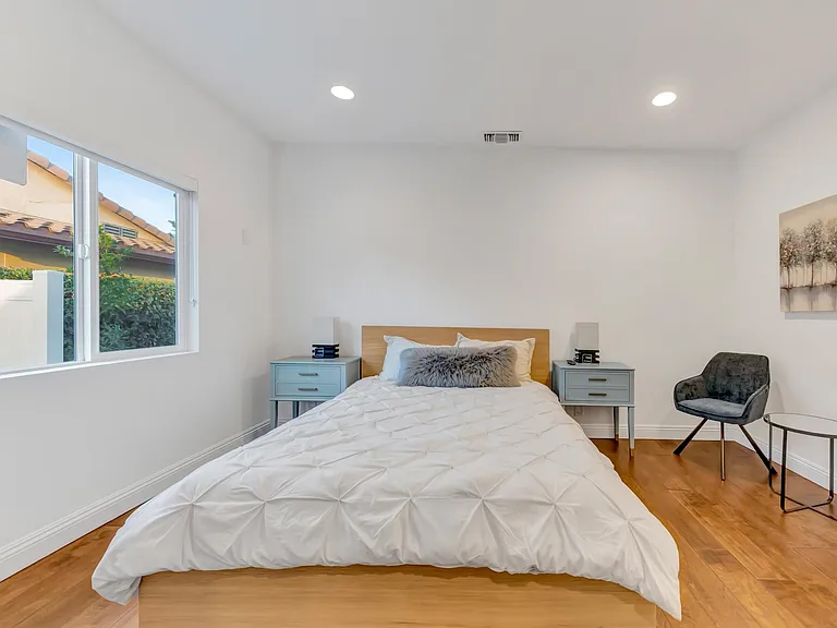 5817 Ranchito Ave — Photo 74