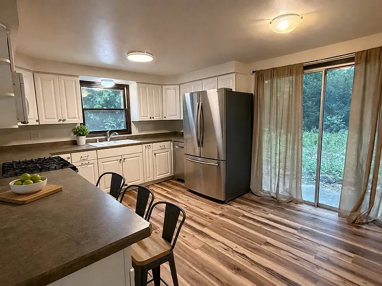 17370 Bedford Dr — Photo 2
