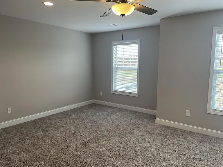 338 Broadberry Ave — Photo 7