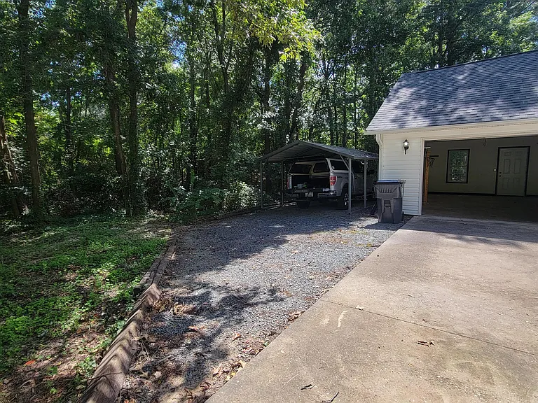 393 E Wood Ln — Photo 15
