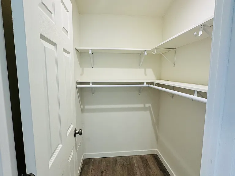 428 Everett St — Photo 10