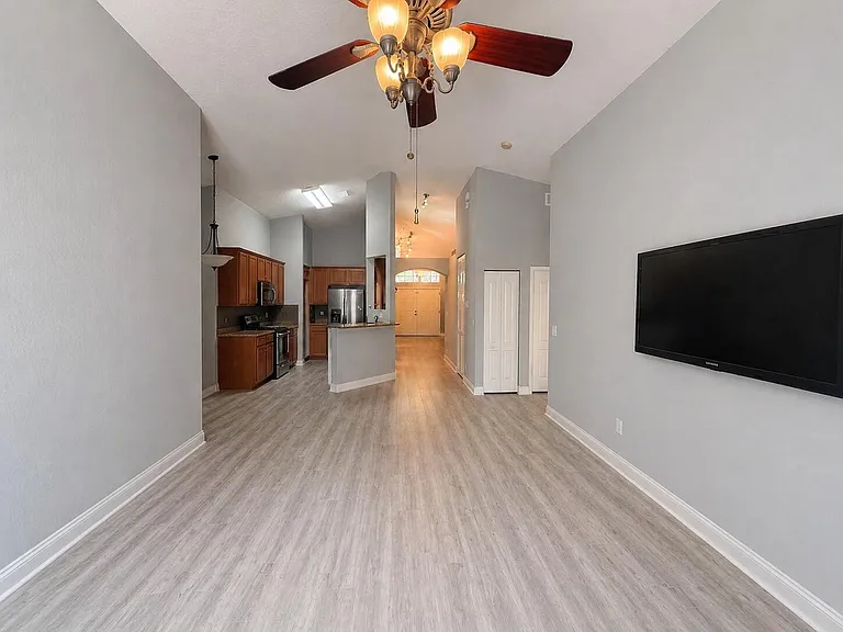 10372 Old Winston Ct — Photo 3