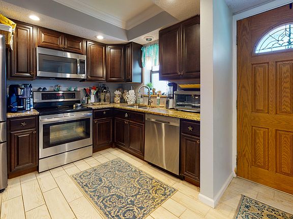 5th image of 11000 S Ocean Dr APT 6-B