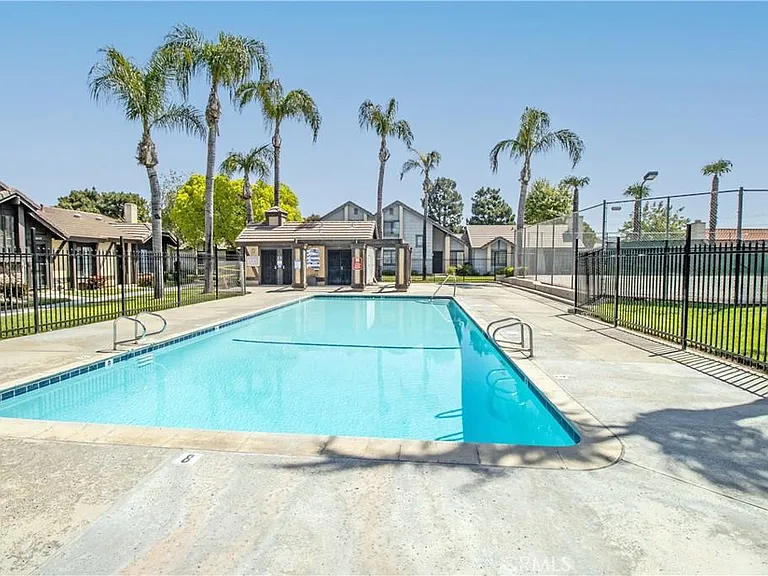 Loro Verde Ave — Photo 11