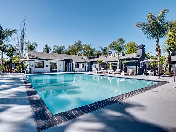 4th image of 3992 Stoneridge Dr #39345